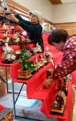 ひな祭り準備中